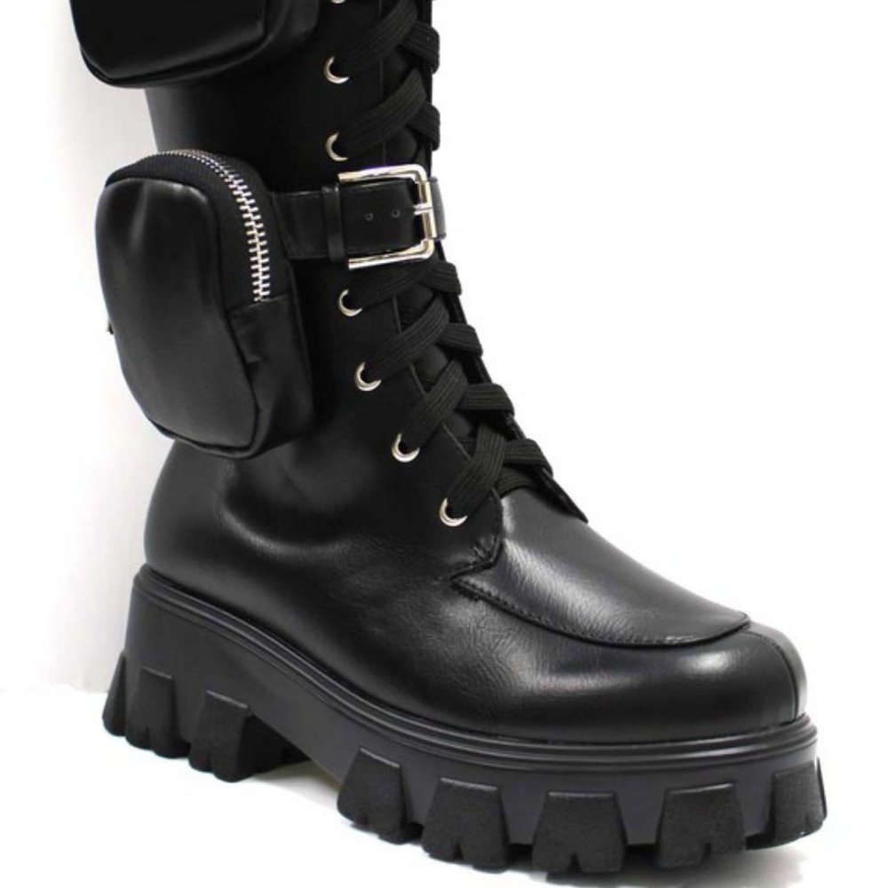 #NWT- BLACK FAUX LEATHER UTILITY POCKET MILITARY BOOT W/ SIDE ZIP